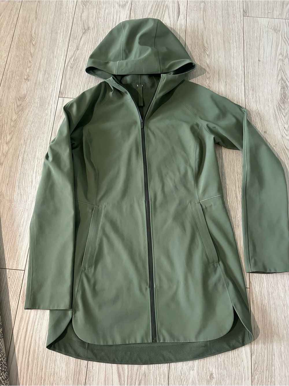 lululemon Glyde Along SoftShell Olive Green Hooded Utility Jacket Size 4